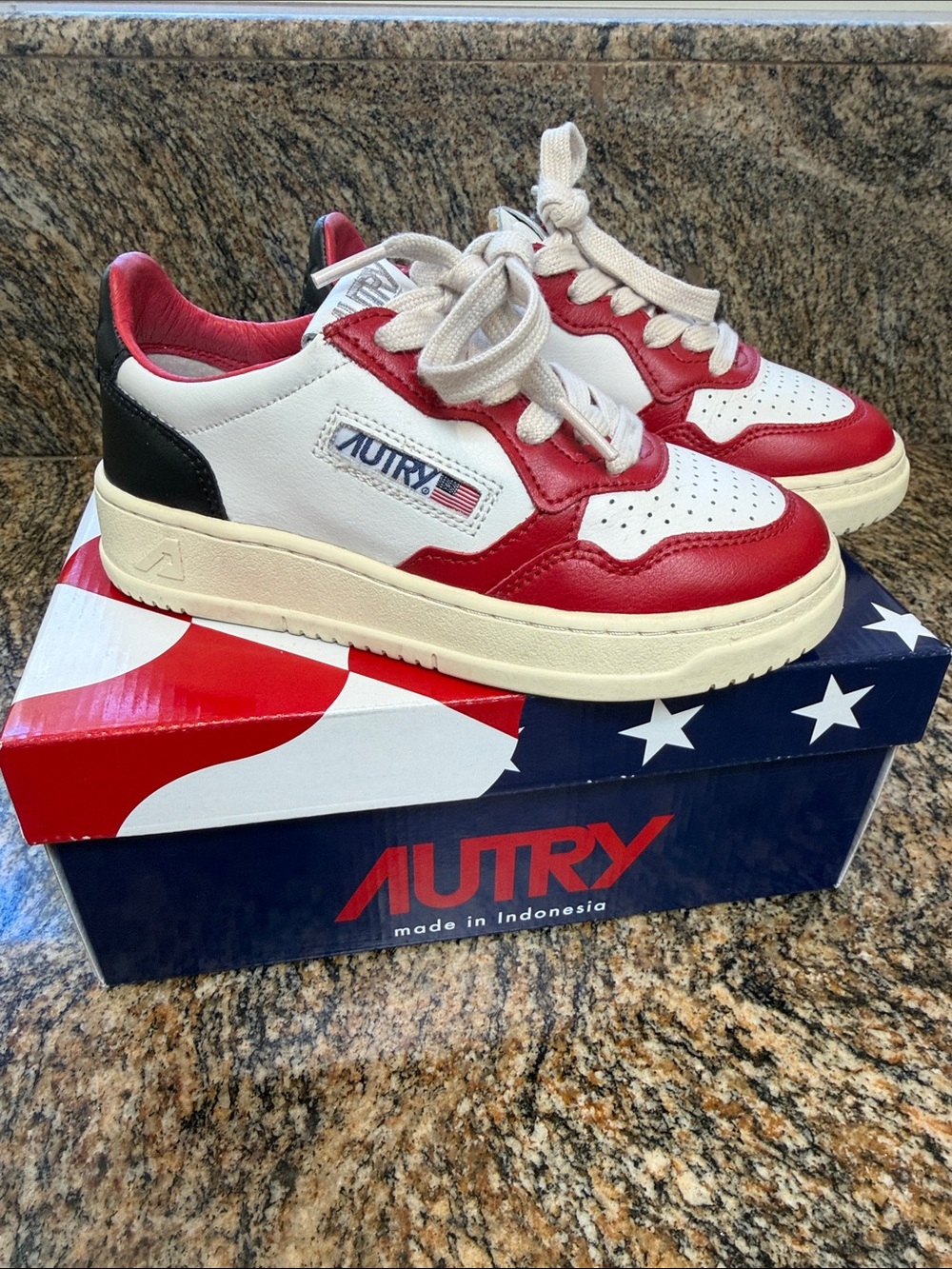 Kids Autry Low Top Sneakers KULK 3C04 Size EU 32 / US 1